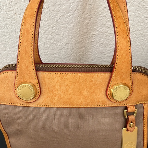 Beautiful vintage Dooney and Bourke - Picture 3 of 13